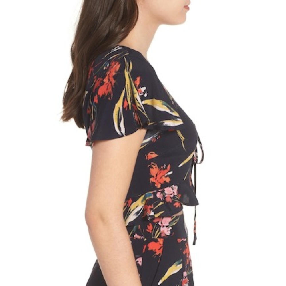 New!Leith Ruffle Tie Front Crop Top Dark Navy Blue - Picture 3 of 5
